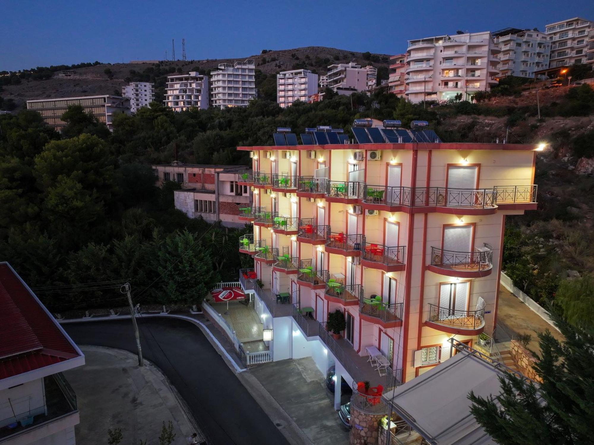 Unico Aparthotel Sarande Exterior photo