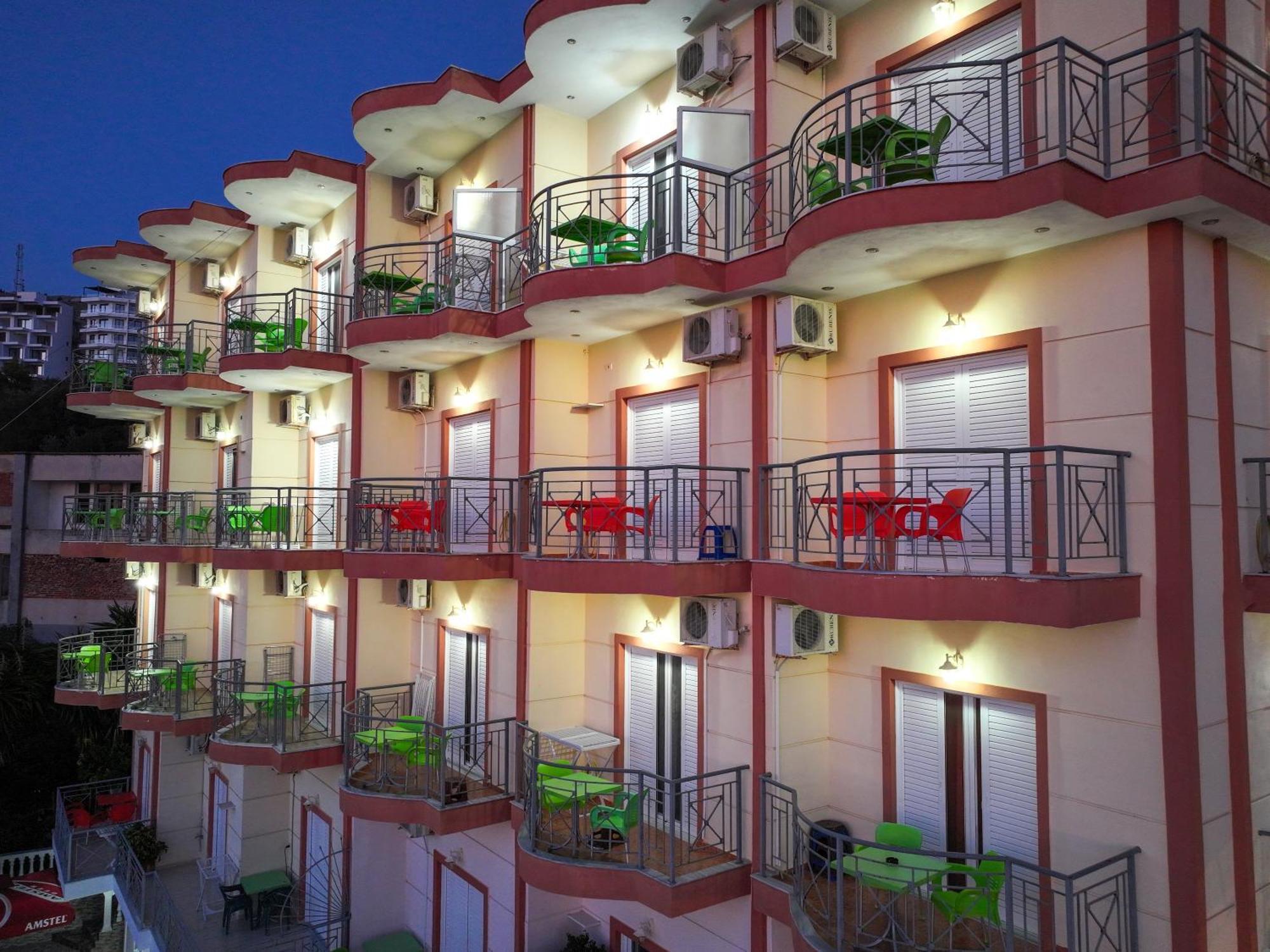 Unico Aparthotel Sarande Exterior photo