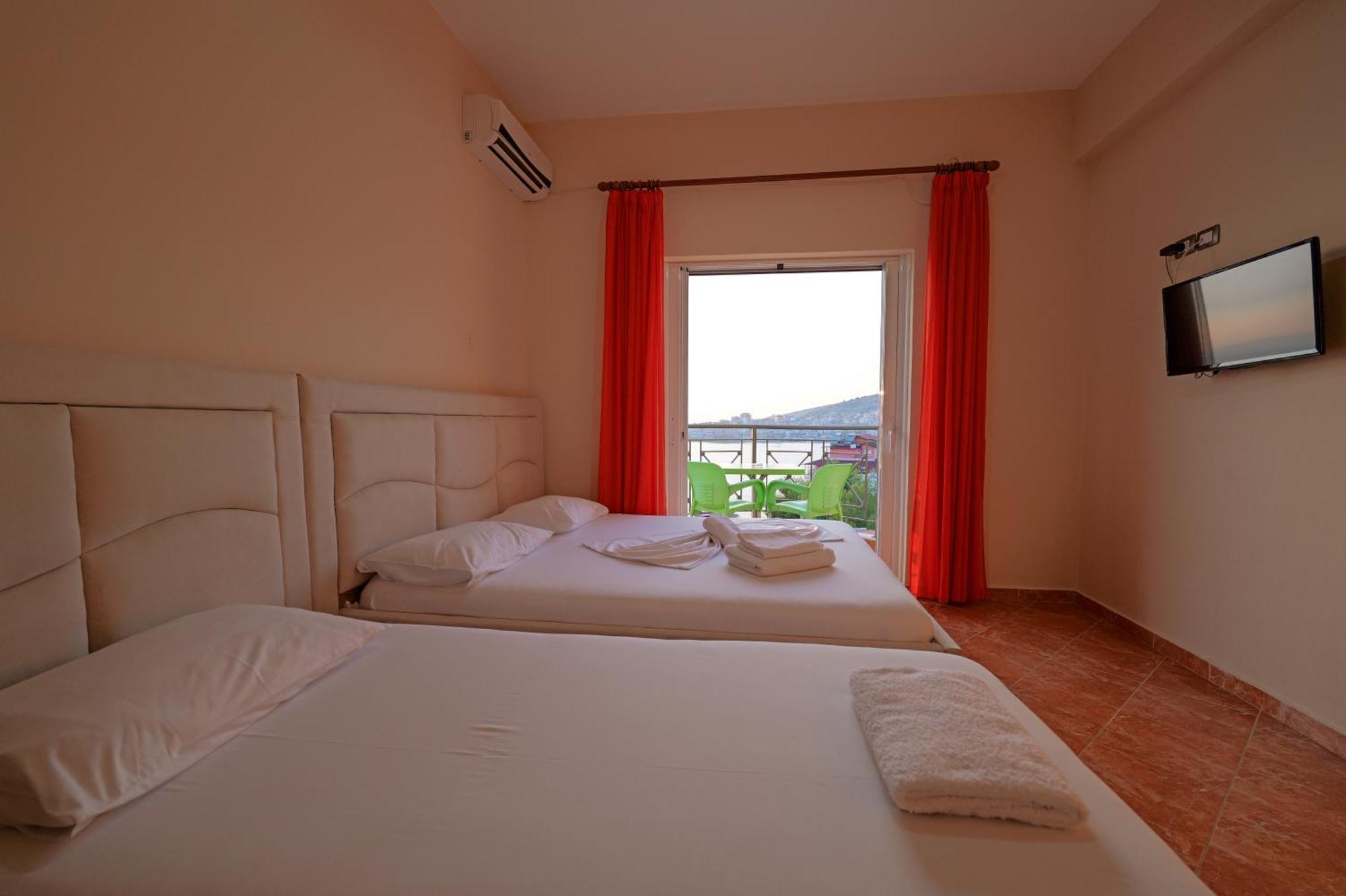 Unico Aparthotel Sarande Exterior photo