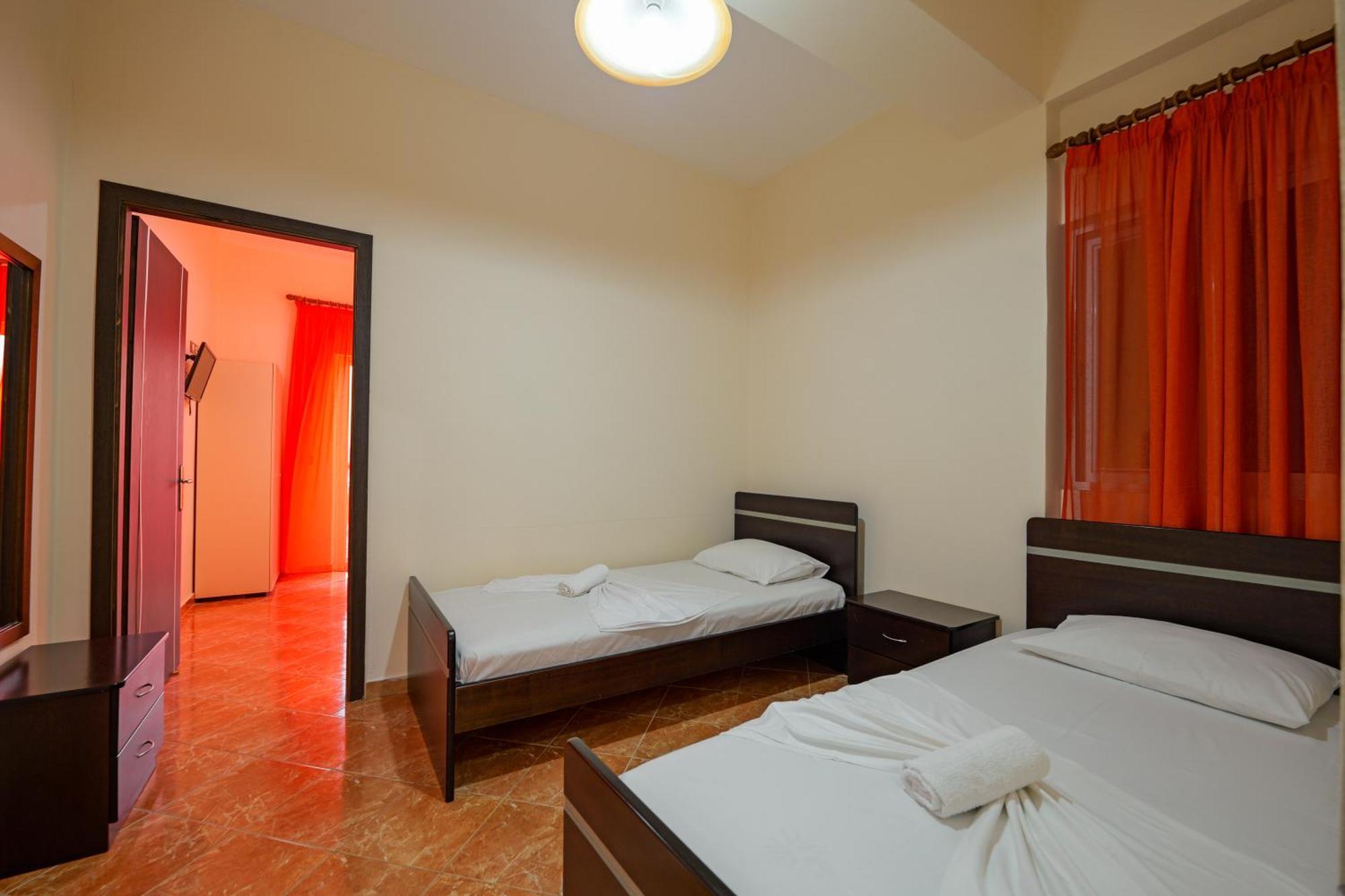 Unico Aparthotel Sarande Exterior photo