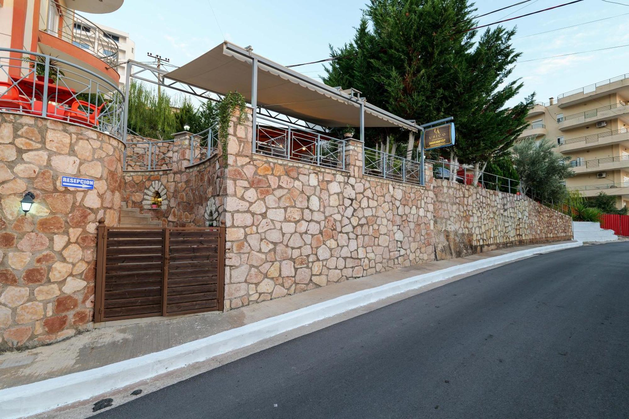 Unico Aparthotel Sarande Exterior photo