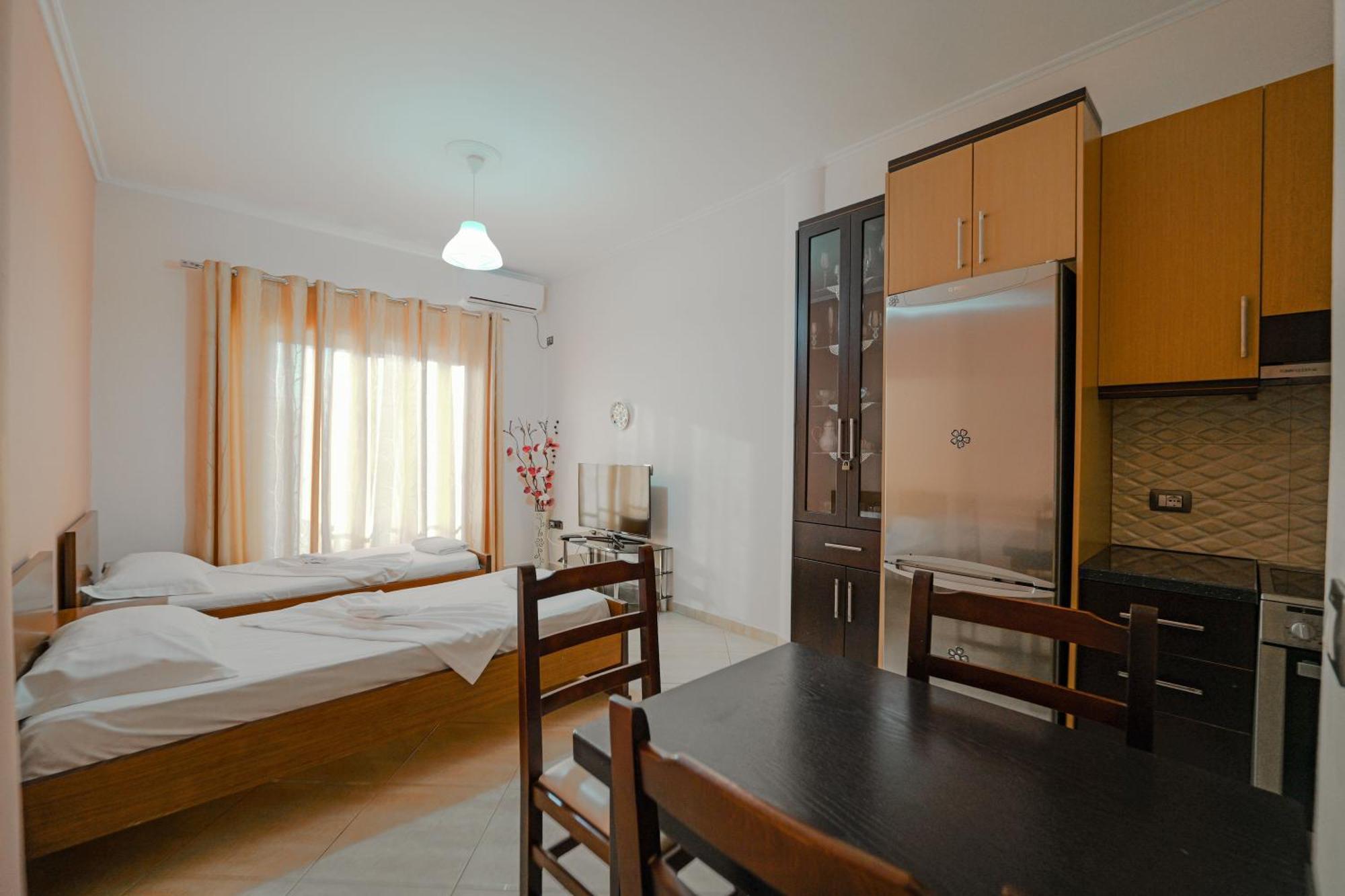 Unico Aparthotel Sarande Exterior photo