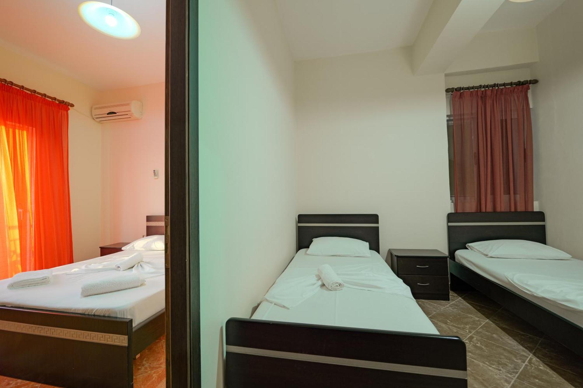 Unico Aparthotel Sarande Exterior photo