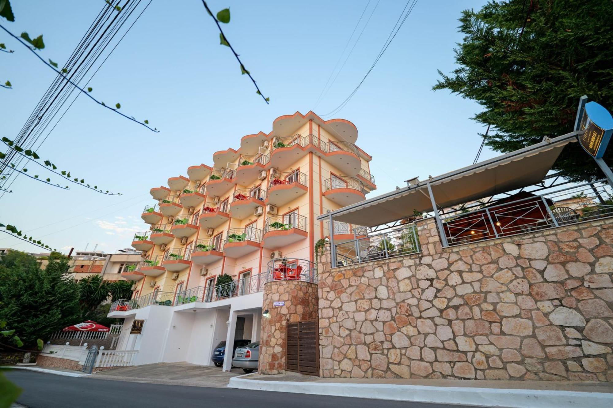Unico Aparthotel Sarande Exterior photo