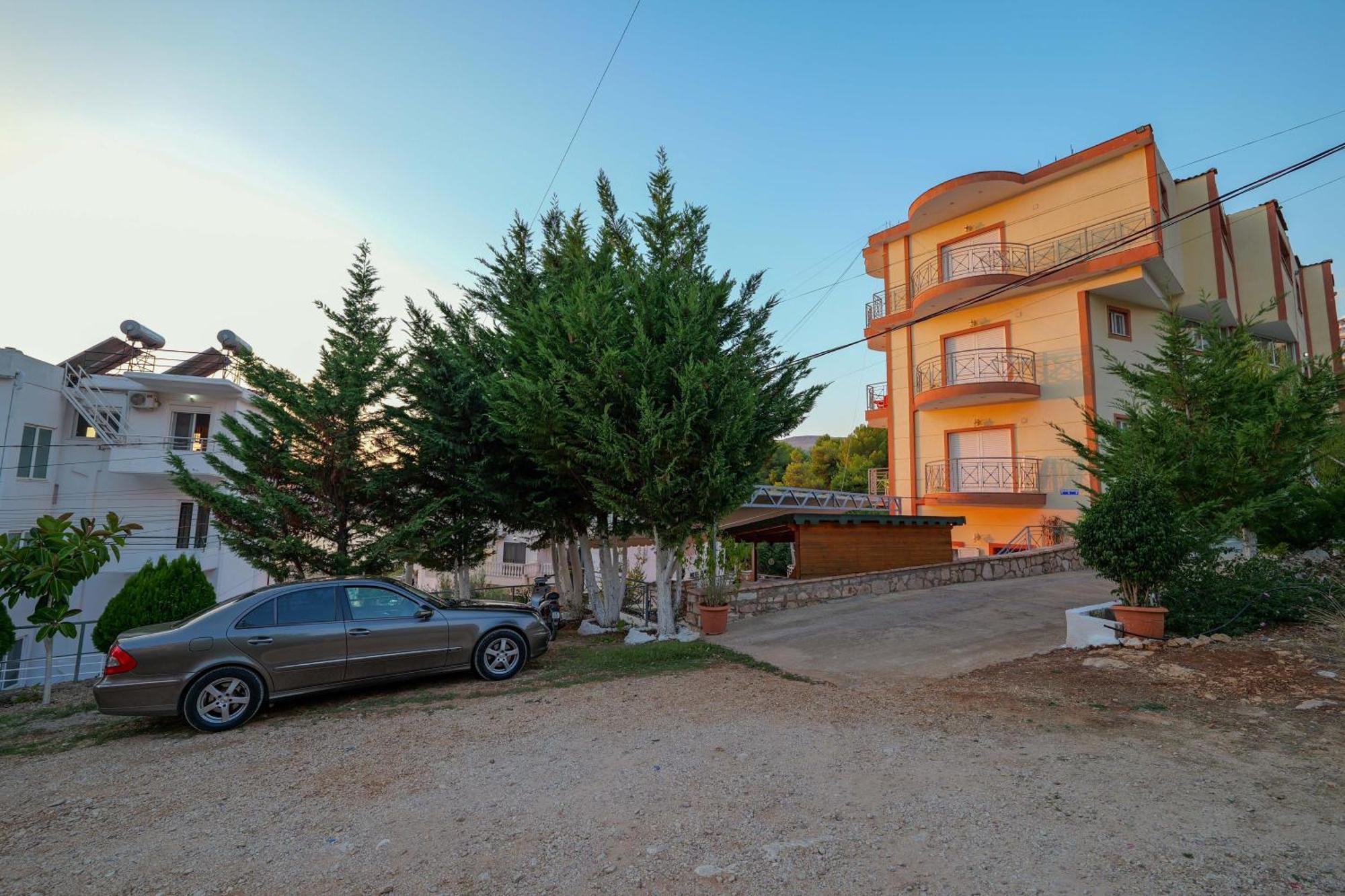 Unico Aparthotel Sarande Exterior photo