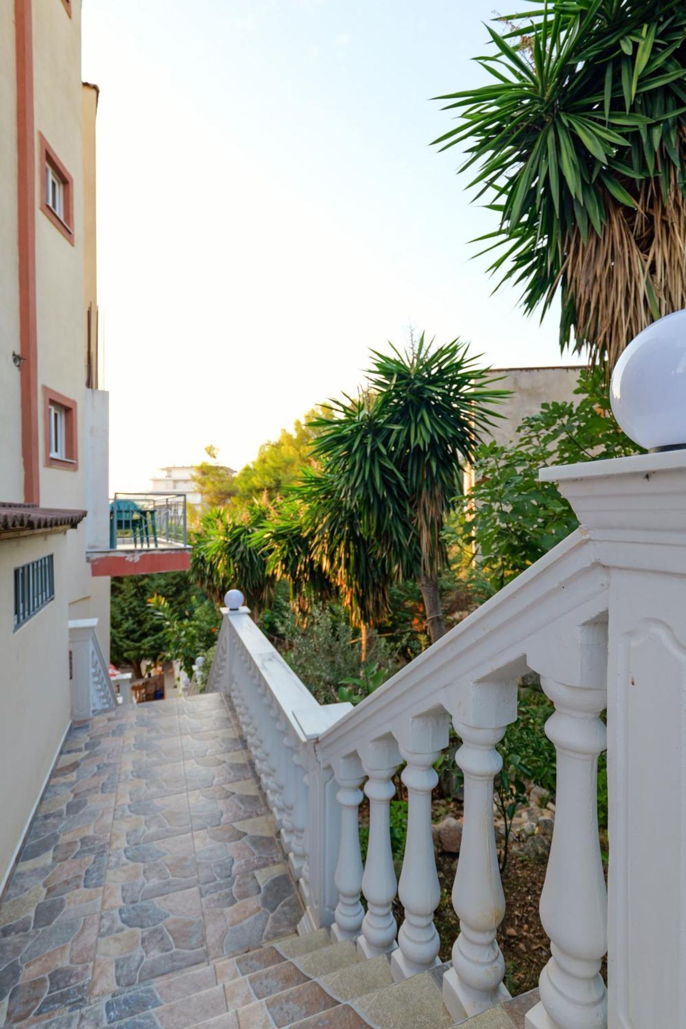 Unico Aparthotel Sarande Exterior photo