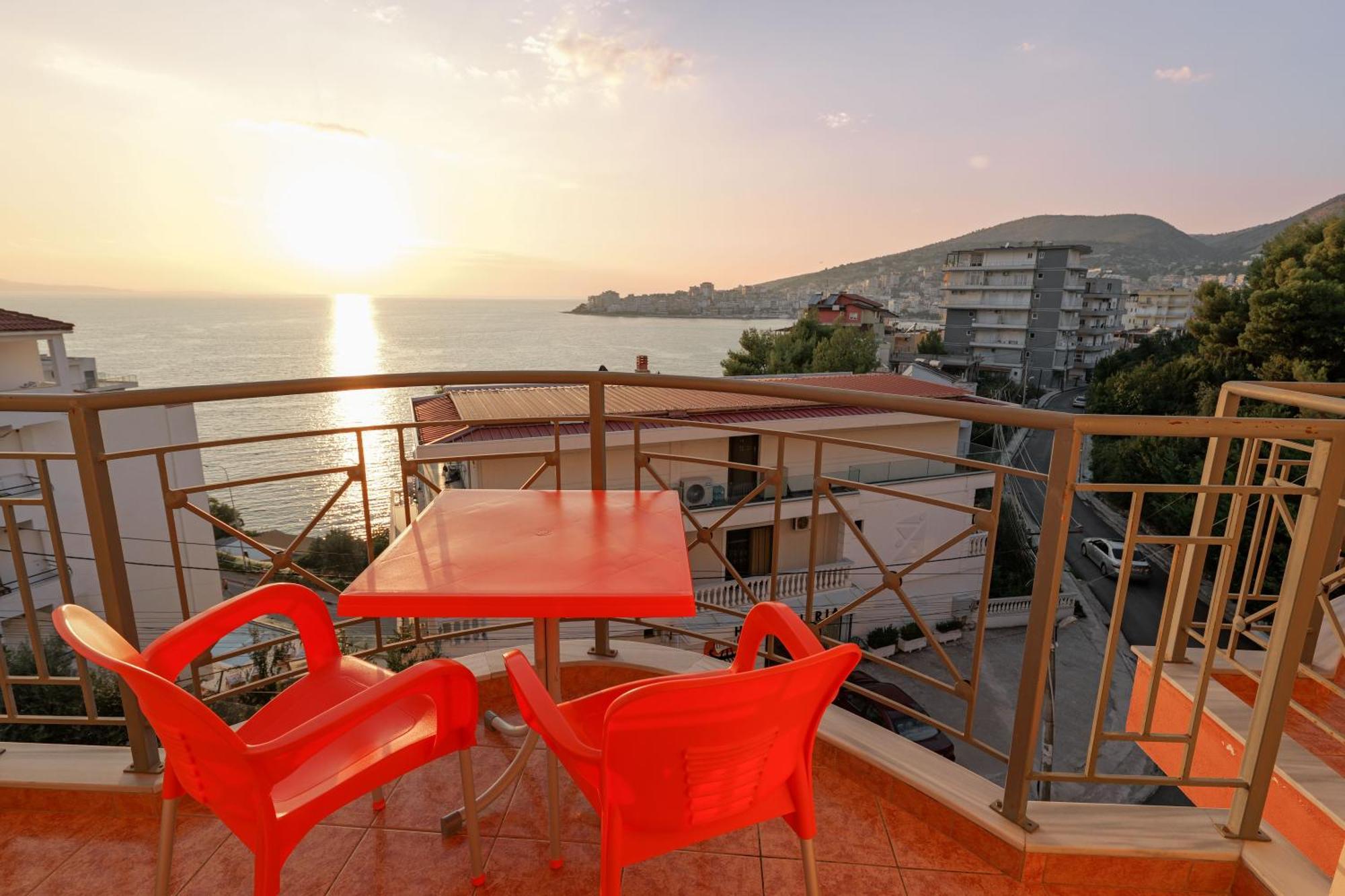 Unico Aparthotel Sarande Exterior photo