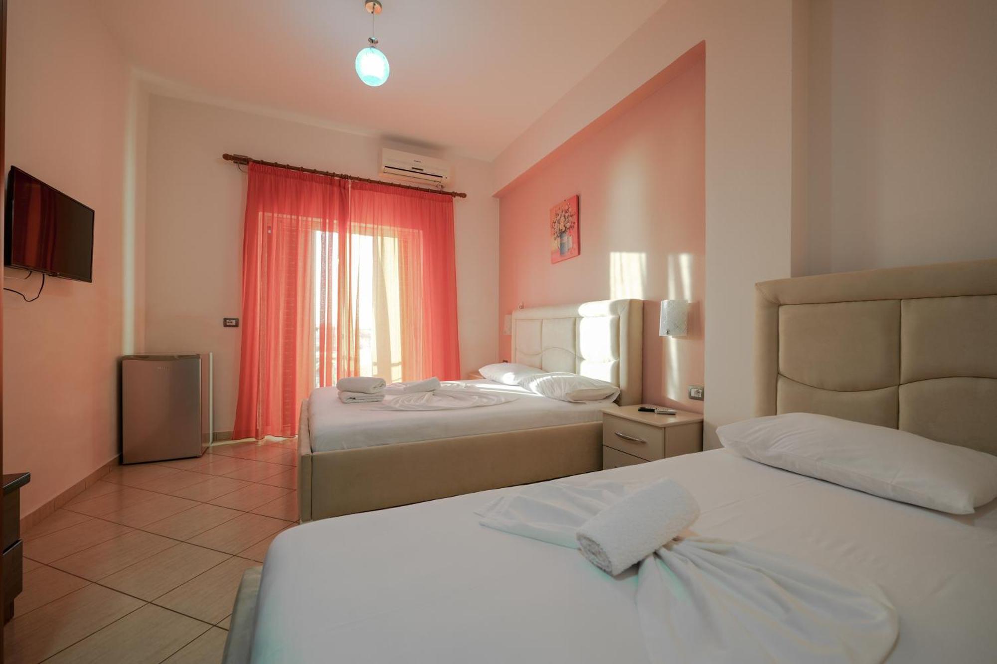 Unico Aparthotel Sarande Exterior photo