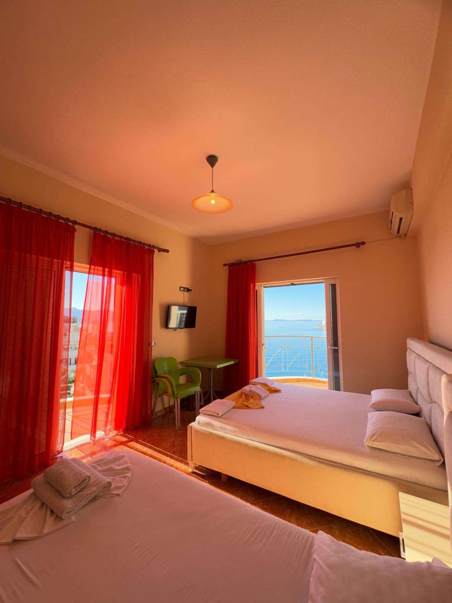 Unico Aparthotel Sarande Exterior photo