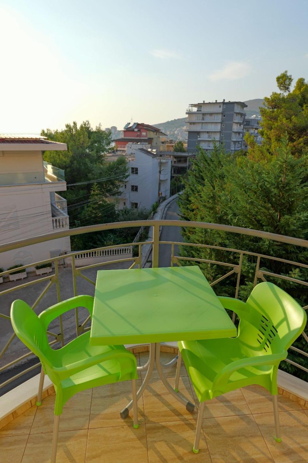 Unico Aparthotel Sarande Exterior photo