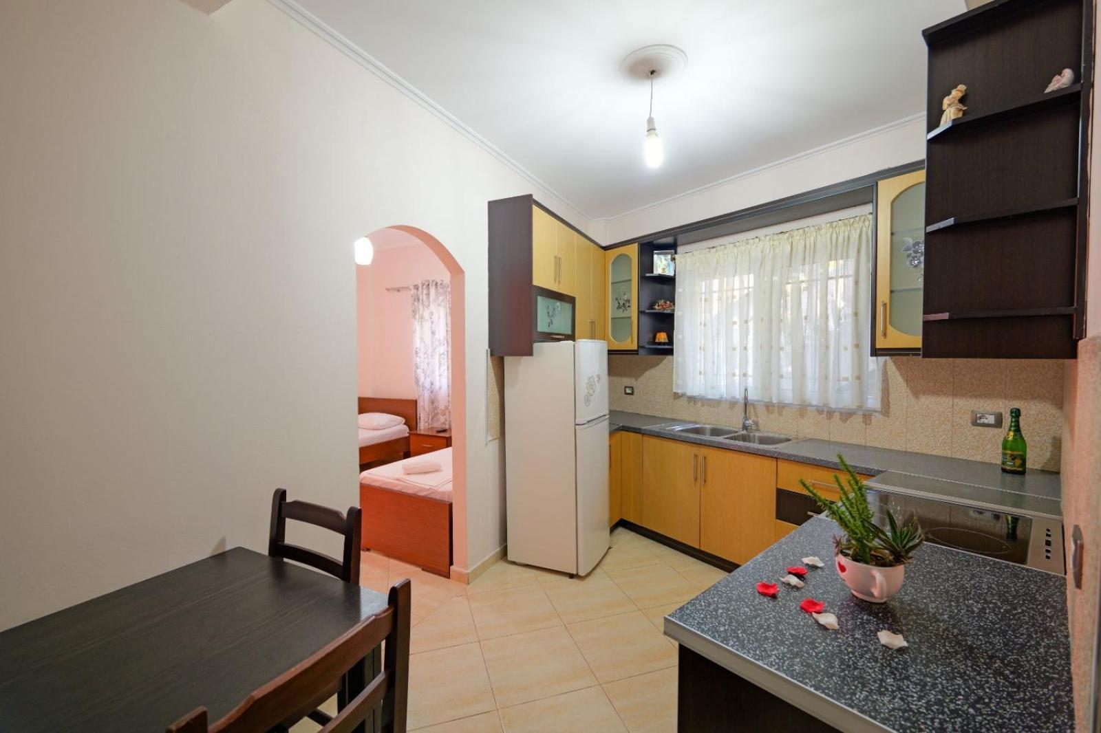 Unico Aparthotel Sarande Exterior photo